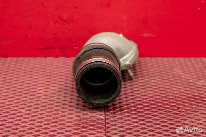 Патрубок интеркулера левый Toyota Land Cruiser 200