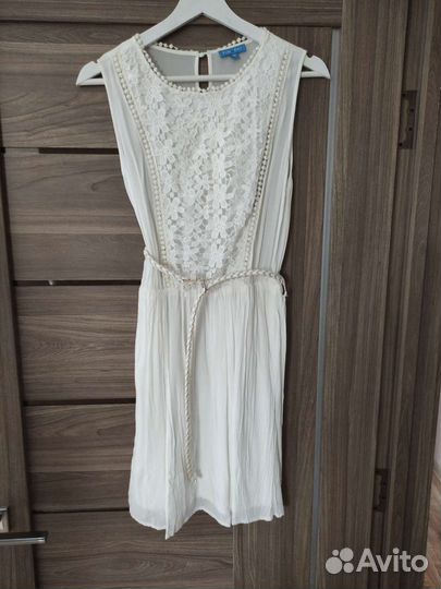 Белый школьный фартук и платье