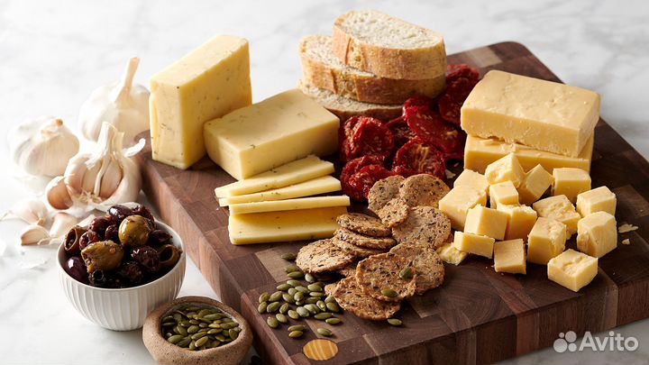 Сыр Чеддер Wyke Farms Red Leicester