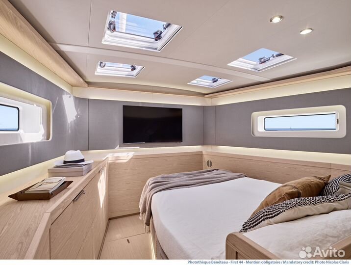 Парусная яхта Beneteau Oceanis Yacht 60