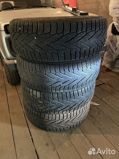 Nokian Tyres Hakkapeliitta R2 235/50 R18