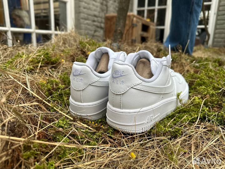 Кроссовки Nike Air Force 1 Low белые весна-лето