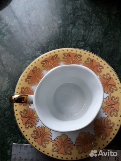 Кофейные чашки и блюдца. Япония