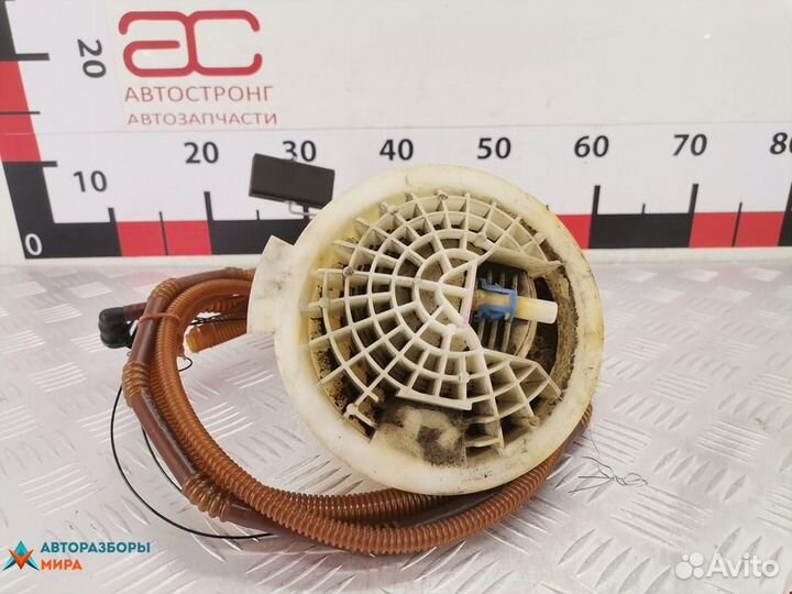 Насос топливный Dodge Magnum 2007 68102700AC