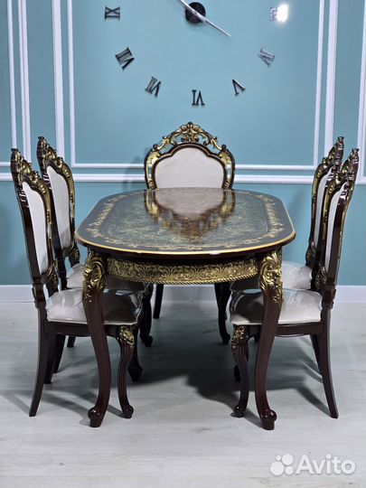 Кухонный стол и стулья новые