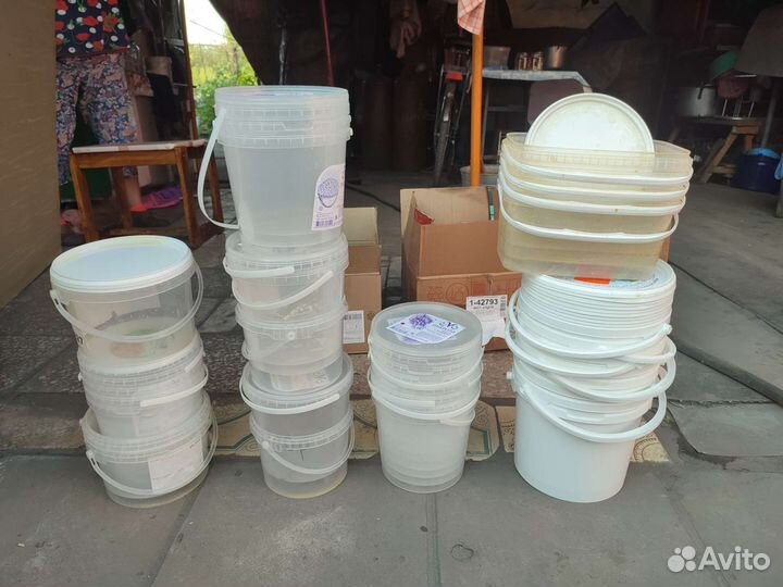 Ведро пластиковое с крышкой