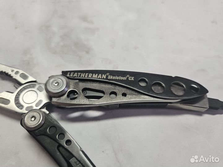 Мультитул Leatherman Skeletool CX