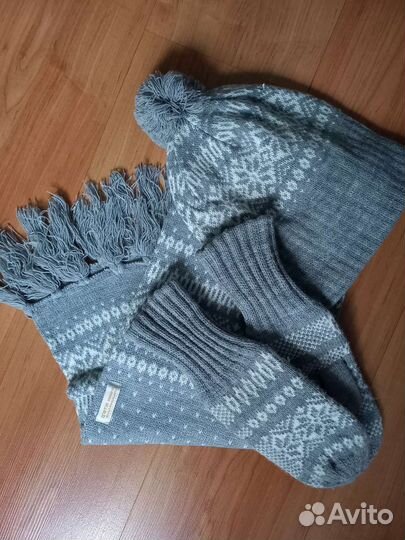 Женский шарф, шапка, варежки