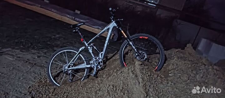 Велосипед dh Jamis dakar