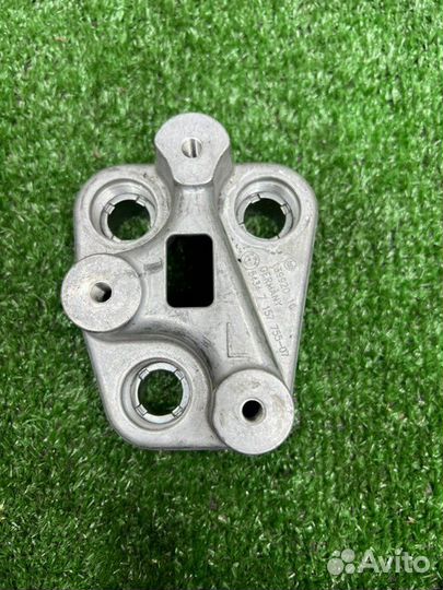 Кронштейн складной крыши Bmw 3 Е93 2011