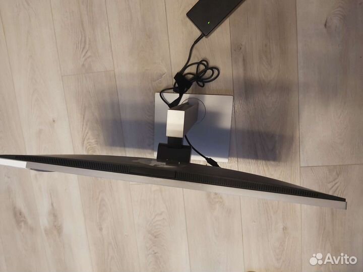 Монитор HP EliteDisplay E243d с камерой