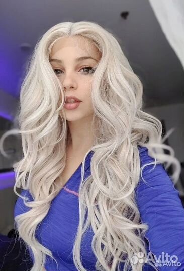 Парик платиновый блонд на сетке