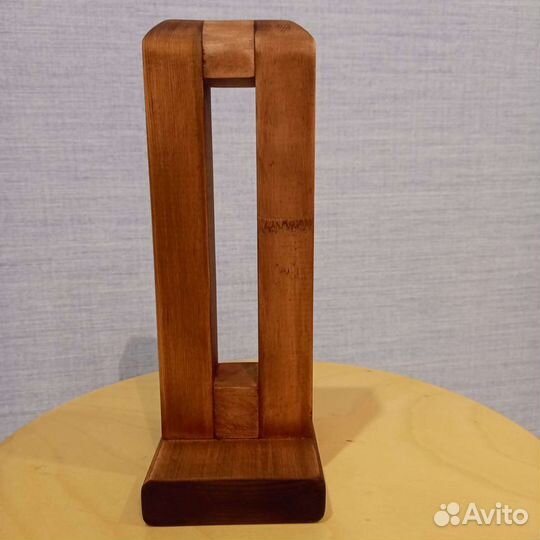 Подставка для наушников из дерева