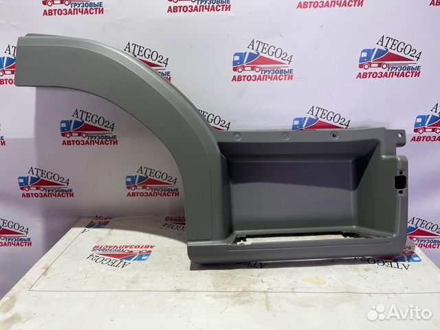 Крыло подножка ступенька правое Mercedes-Benz
