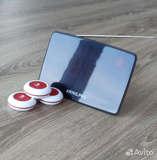 Кнпока вызова официанта и табло отображения вызова