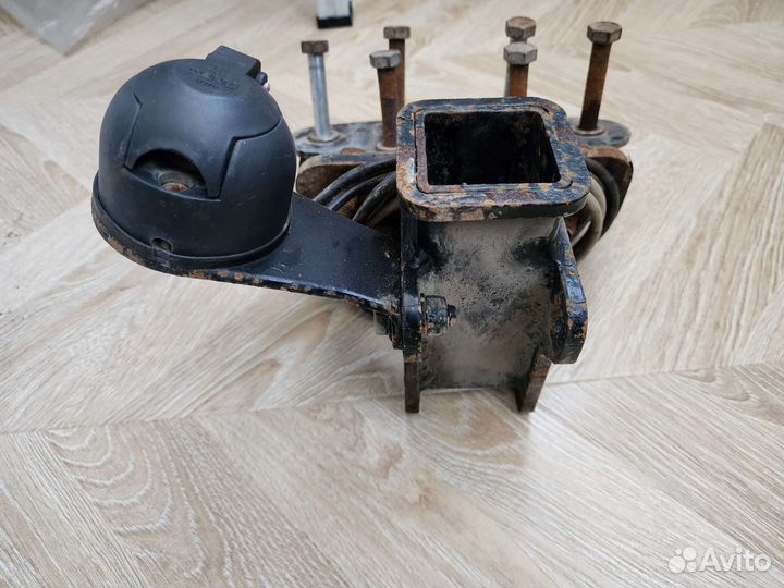 Фаркоп на lexus 570