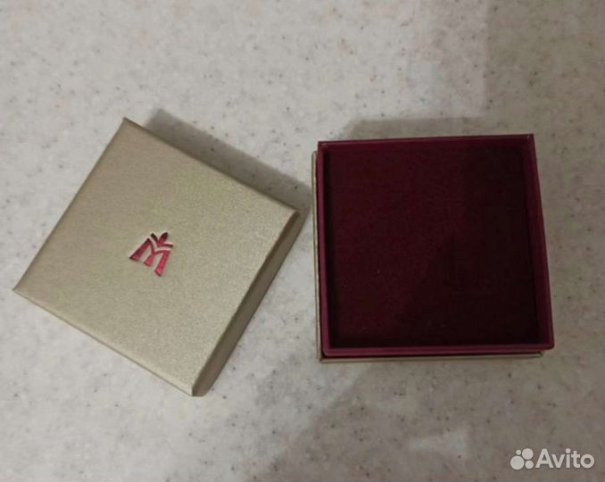 Коробочки брендовые для ювелирных изделий