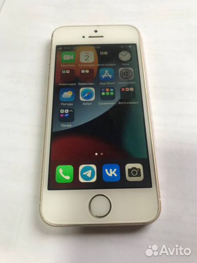 iPhone SE, 64 ГБ