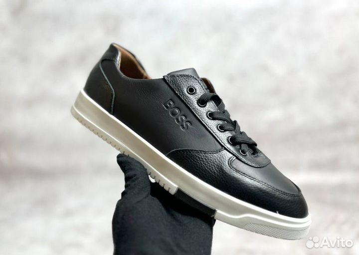 Кроссовки Boss эргономичные