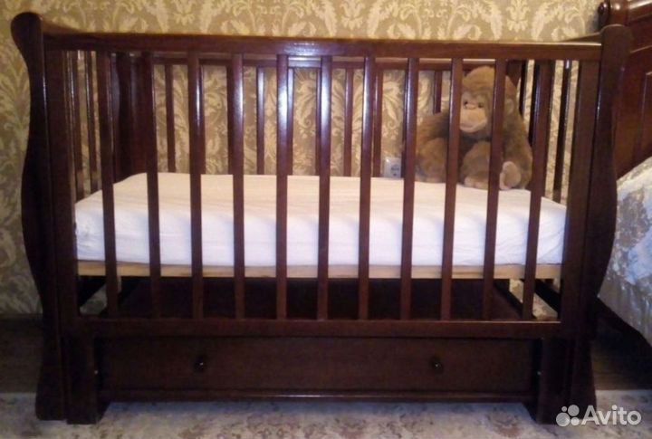 Кроватка-маятник+ матрас+бортики.Привезу
