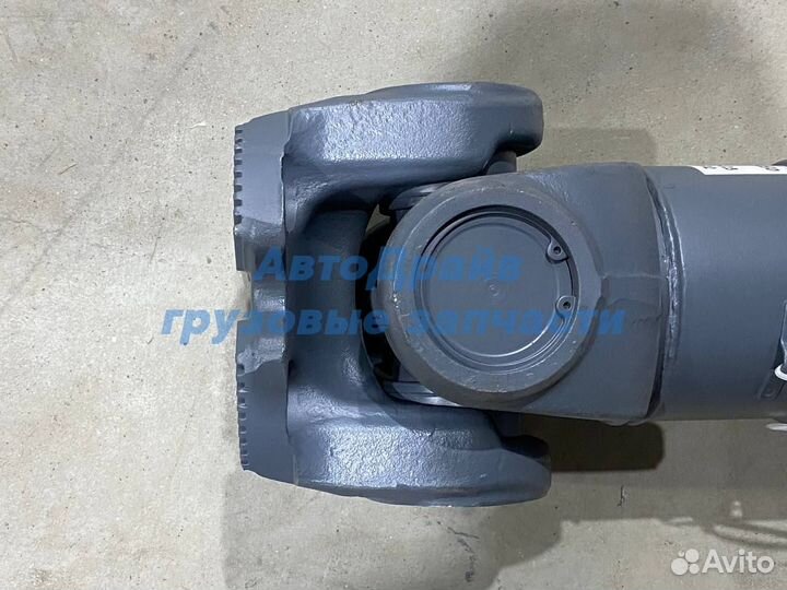 Карданный вал грузовиков Ман L500 мм