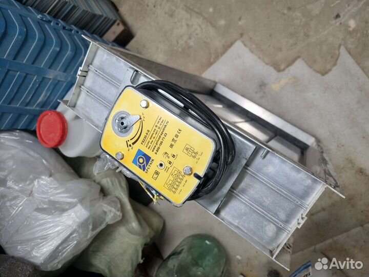 Заслонка воздушная 670х400 с электроприводом