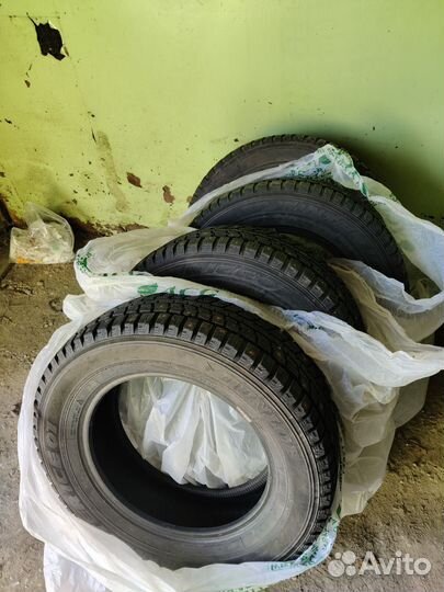 Dunlop SP Winter Ice 01 205/65 R15 94T