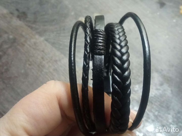 Кожаный браслет