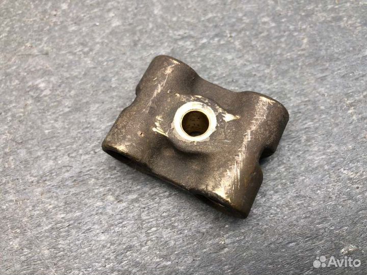 Муфта тормозных трубок Mitsubishi Carisma DA1A