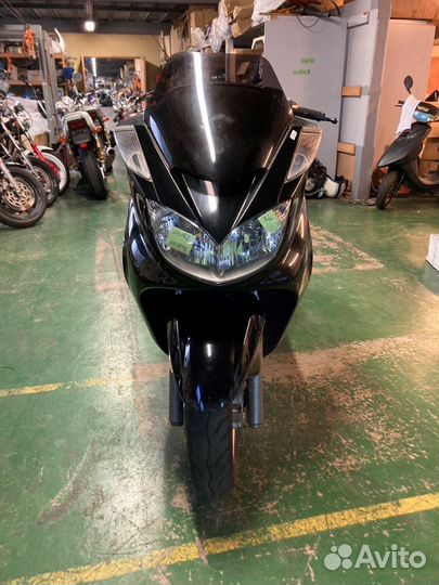 Максискутер Yamaha Majesty 400