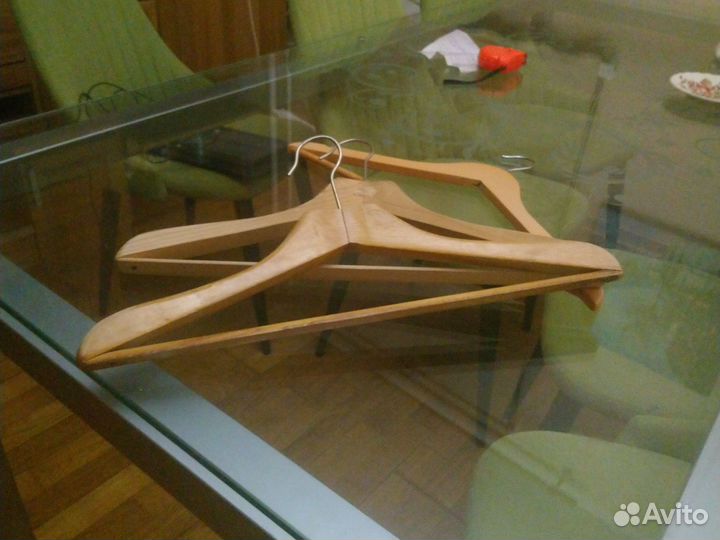 Вешалки деревянные