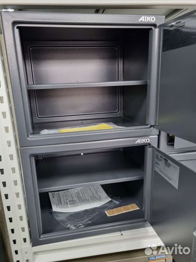 Сейф металлический