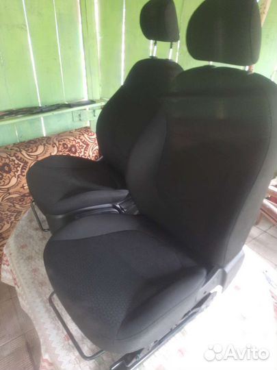 Передние сидения на audi