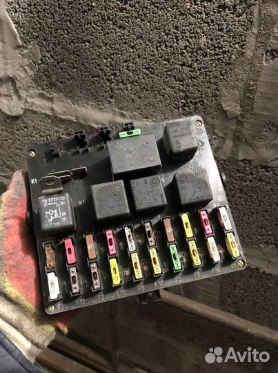 Блок монтажный с предохранителями ваз 2110