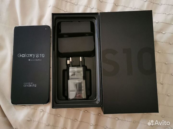 Samsung Galaxy S10, 8/128 ГБ