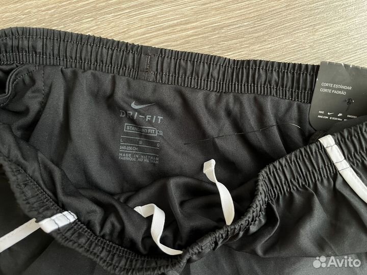 Nike XS новые шорты с плавками