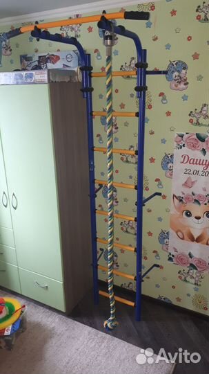 Шведская стенка с турником и горкой