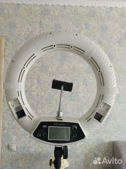 Кольцевая лампа со штативом новая