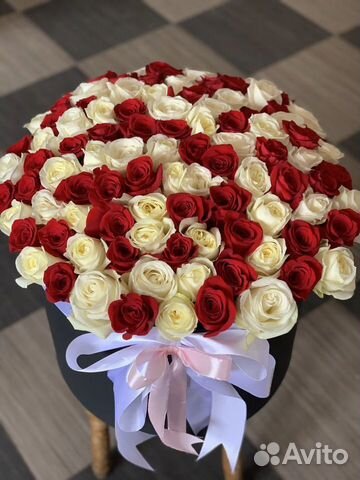 Букет роз микс в коробке Доставка цветов