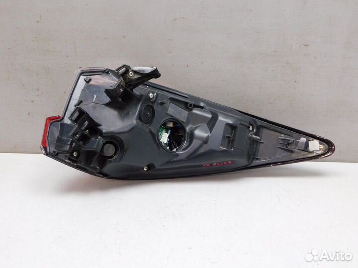 Фонарь задний наружный левый Lexus RX200t/RX300/RX