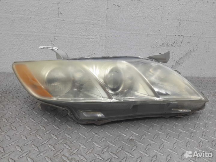 Фара правая Toyota Camry