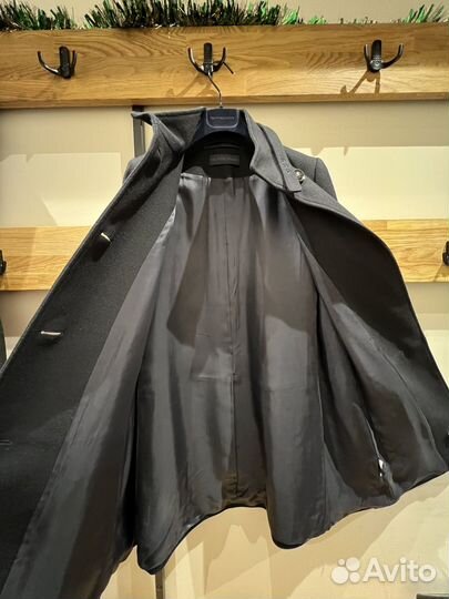 Пальто tru trussardi женское