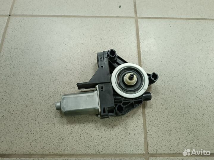 Моторчик стеклоподъемника Volvo S60