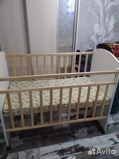 Продам детскую кровать с матрасом