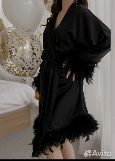 Халат женский с перьями