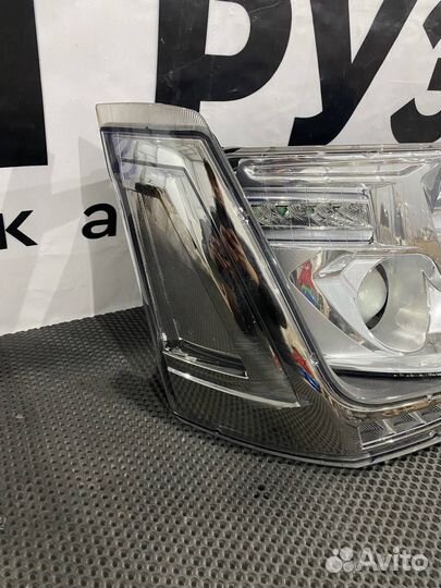 Фара правая Renault T 89207601