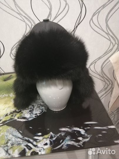 Продаю шапку. Кожа, песец, не носили