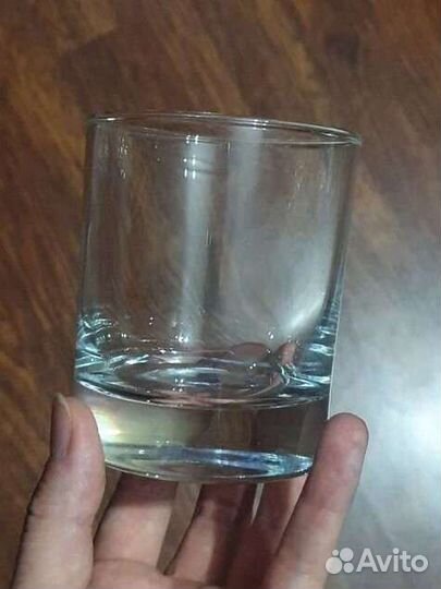 Кружки фарфоровые и стеклянные