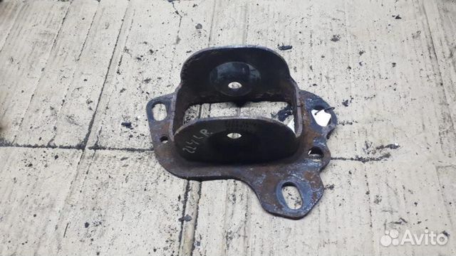 Кронштейн заднего рычага правый BMW X3 E83 (2004