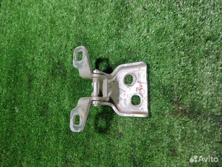 Петля двери Renault Logan